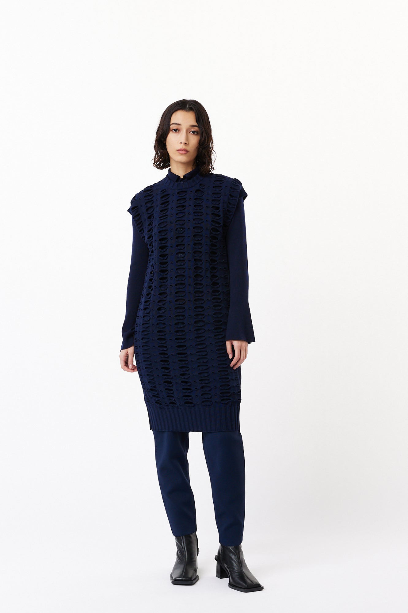FAÇADE VENTS SLEEVELESS DRESS