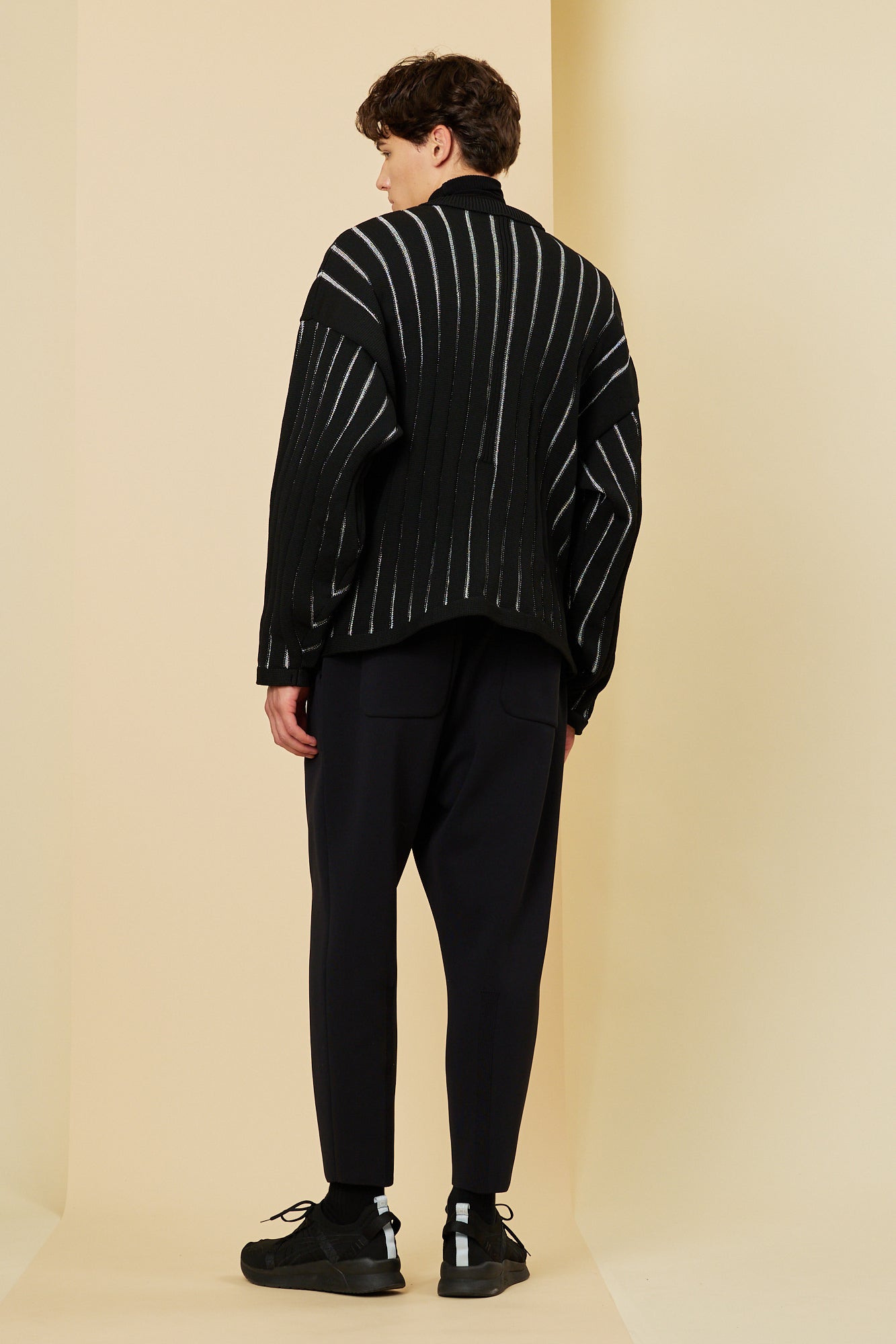 LOUVER METAL PULLOVER