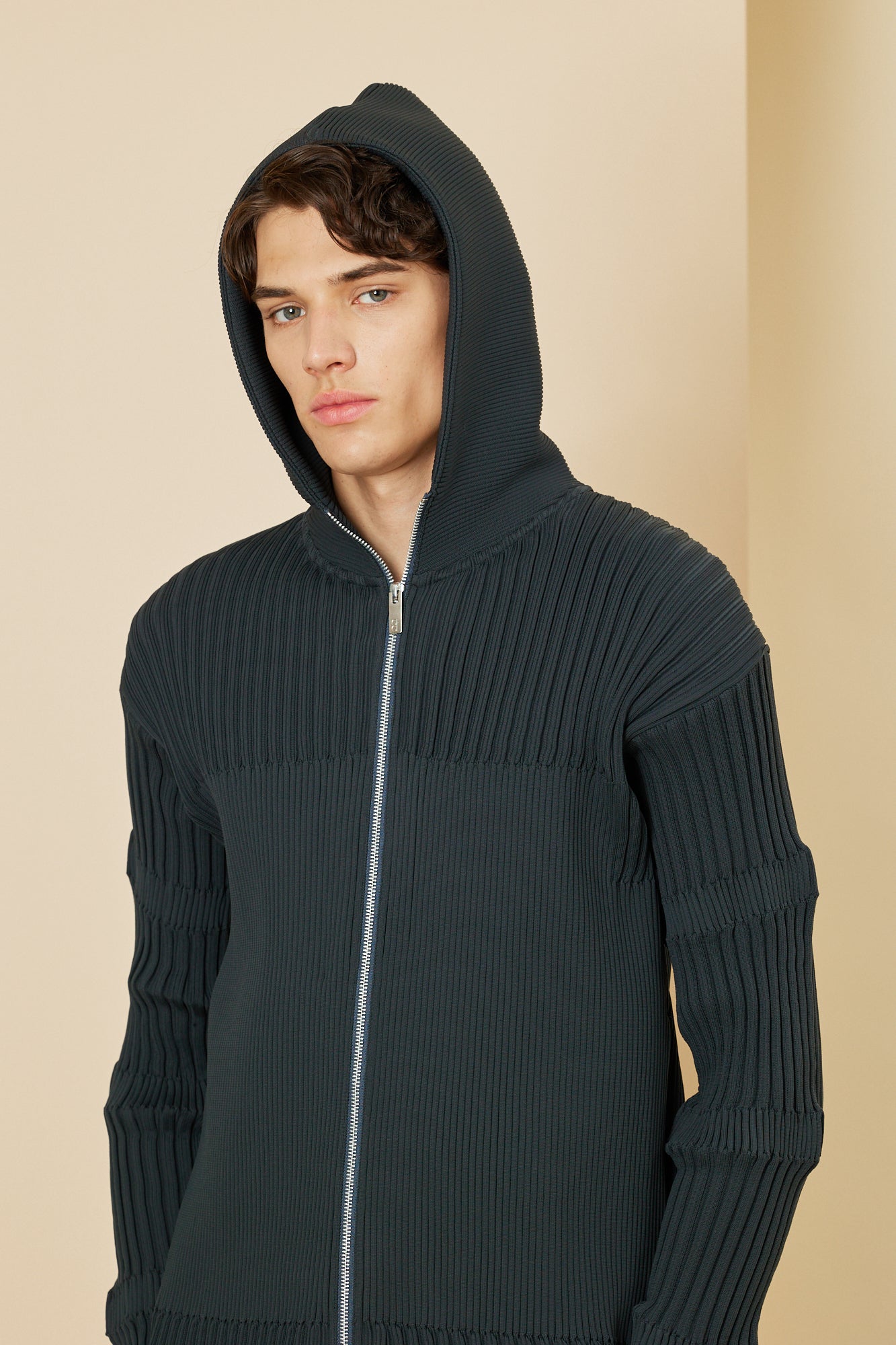 FLUTED HOODIE JACKET