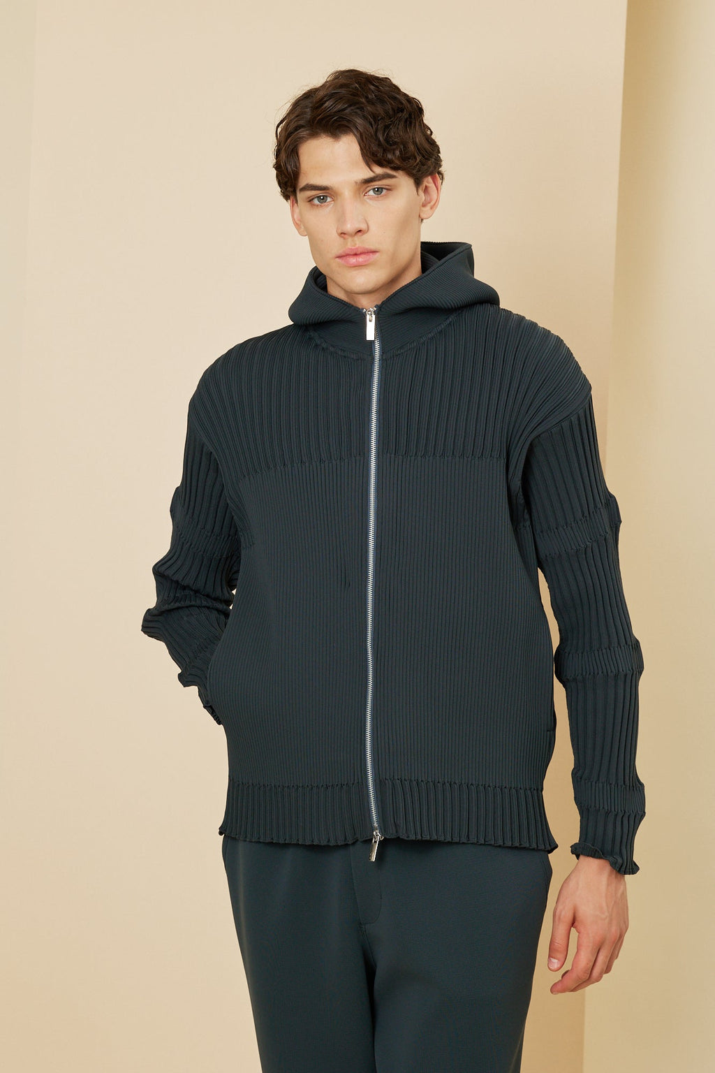 FLUTED HOODIE JACKET