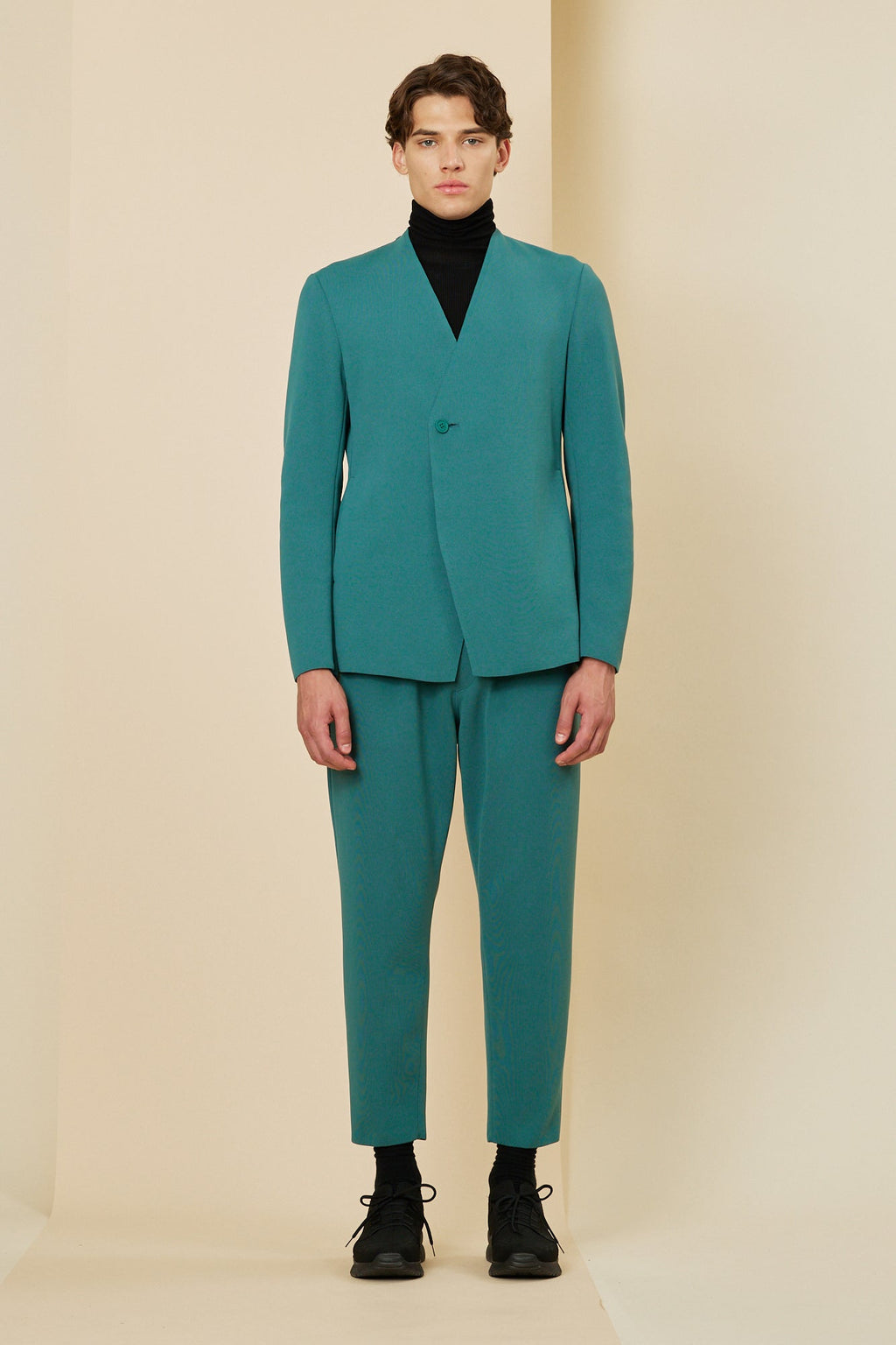 MILAN DOUBLE BREASTED COLLARLESS JACKET