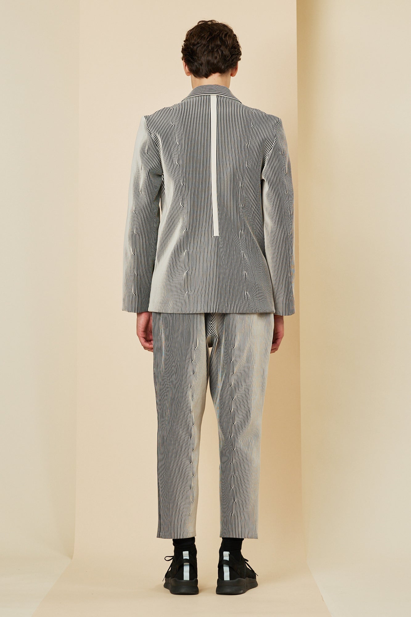 HYPHA TAILORED JACKET