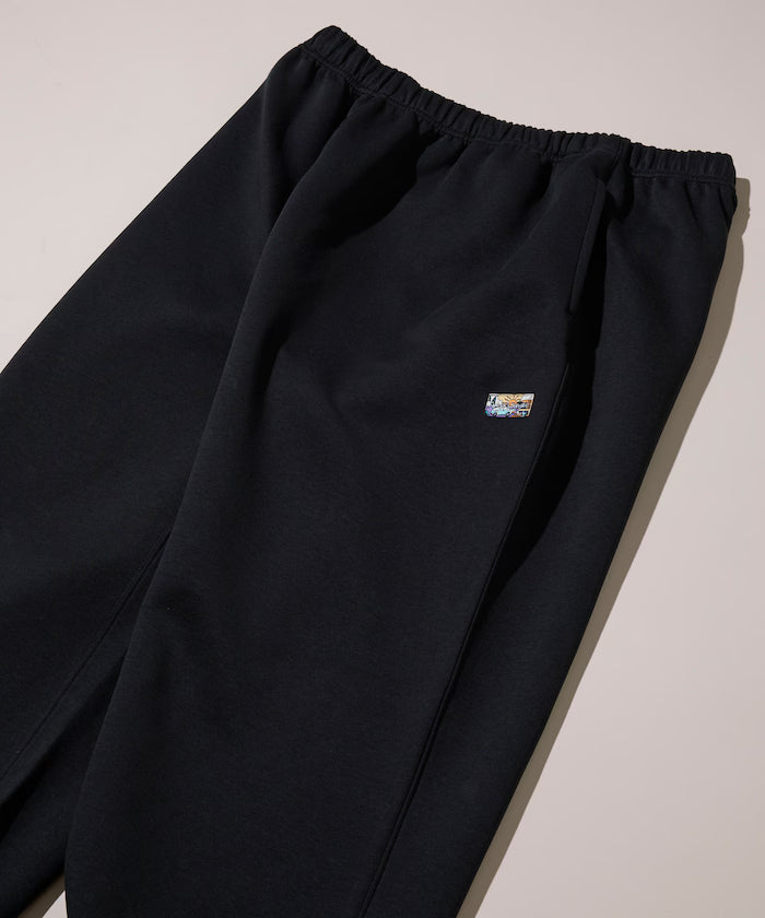 Big Silhouette Cardboard One Point Logo Spindle Sweat Pants