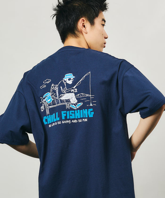 Limited Edition Relaxed Fit Back Print Crew Neck T-Shirt CHILL FISHING MAN - Navy