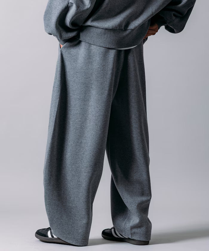 Wide Silhouette Bonding Barrel Leg Sweatpants 【Limited Edition】