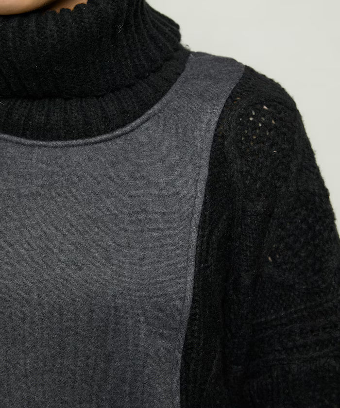 Mixed Material Switch Turtle Neck Knit Limited Edition