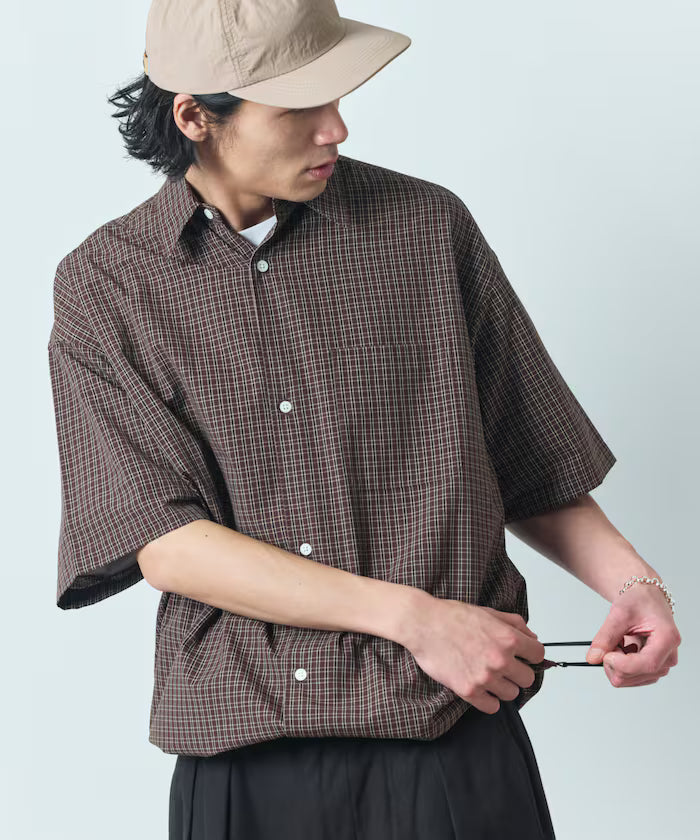 Wide silhouette spindle regular collar short sleeve shirt / hem code [limited edition]