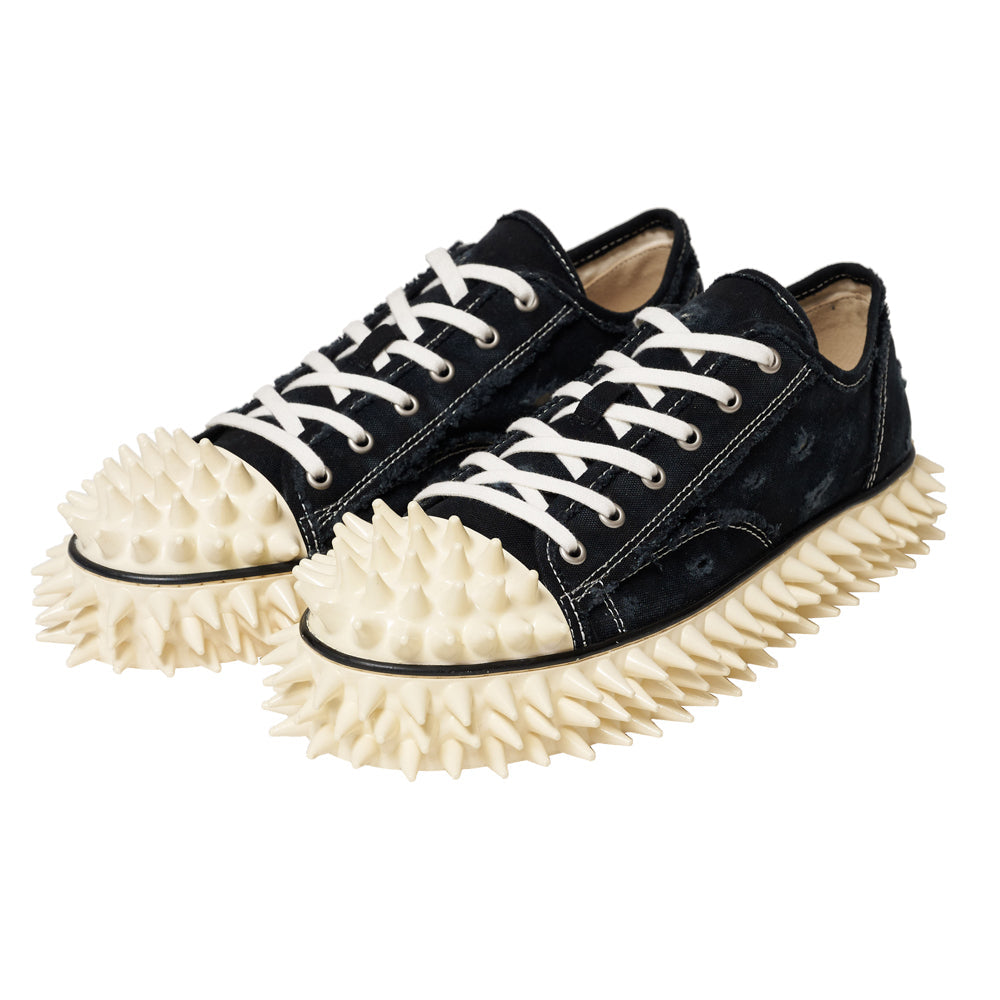 SPIKY CANVAS SNEAKER - BLACK