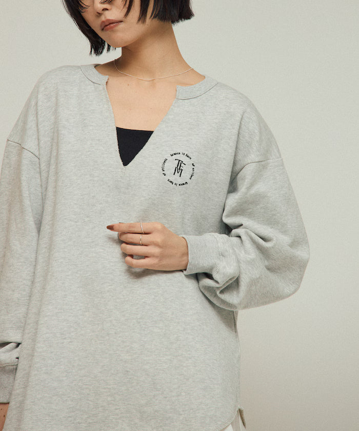 Organic Cotton V-Neck Embroidery Sweatshirt / Relaxed Fit / French Terry Sweatshirt