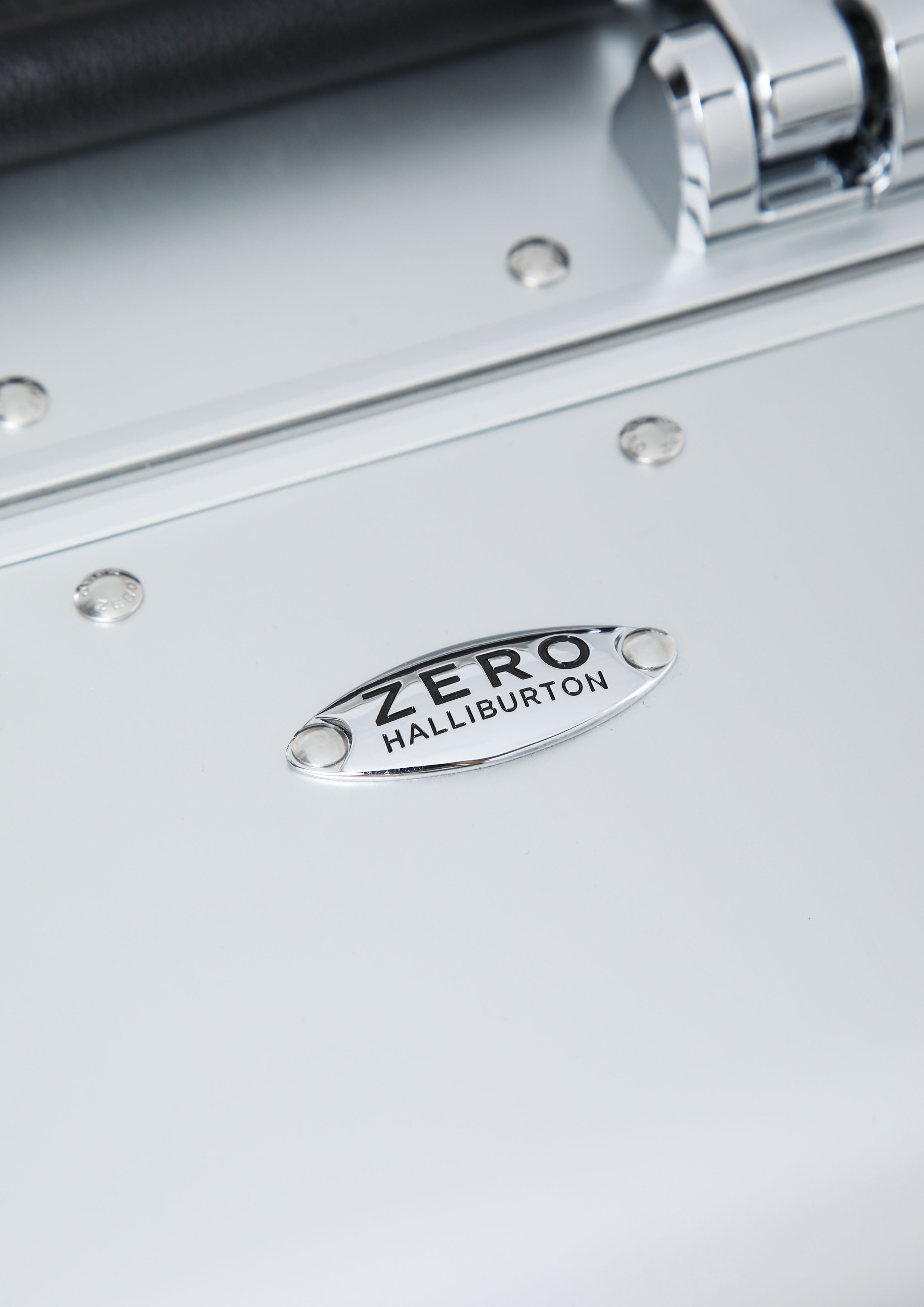 Nh X Zero Halliburton Classic Aluminum 3 0 88 L