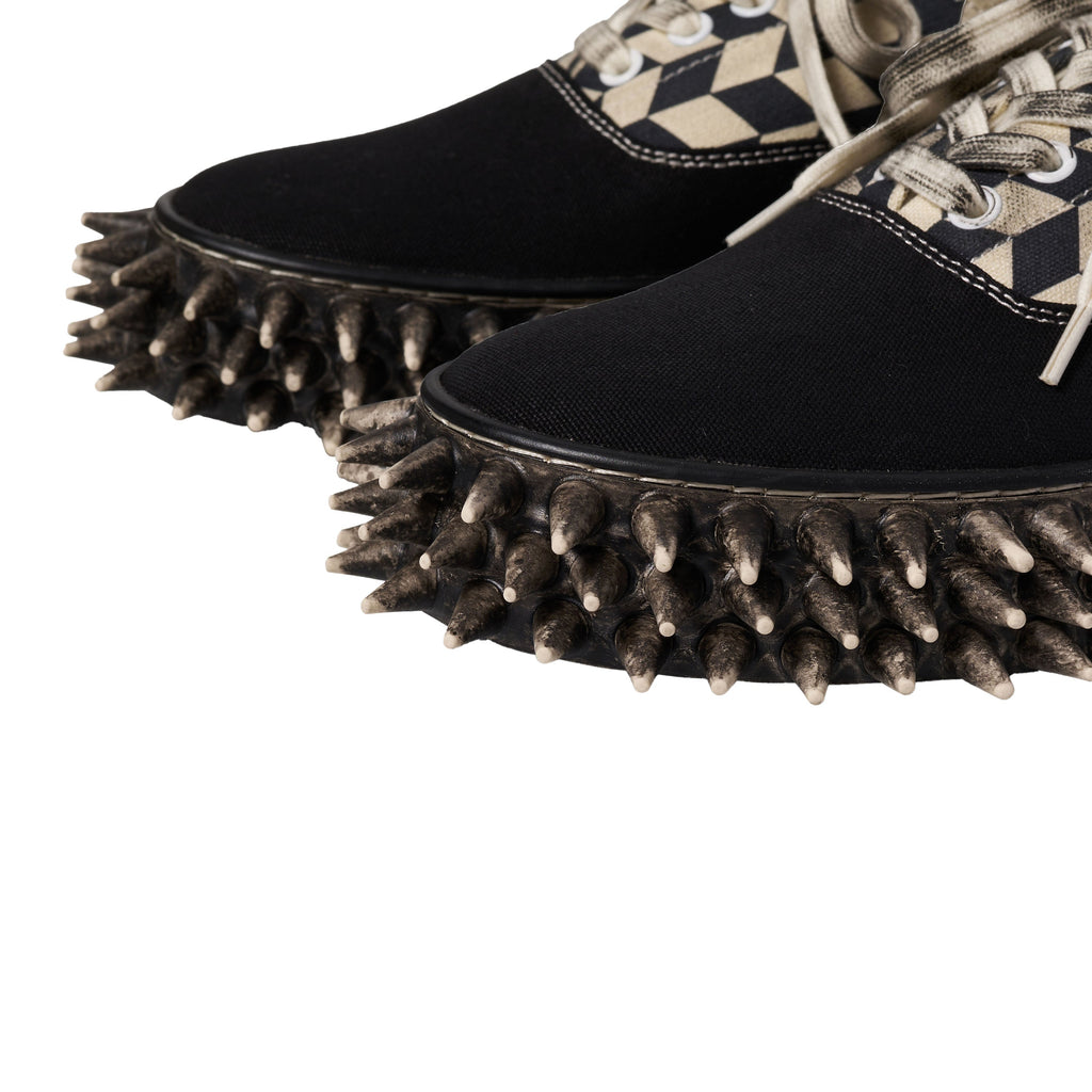 DIRTY SPIKE CANVAS SNEAKER
