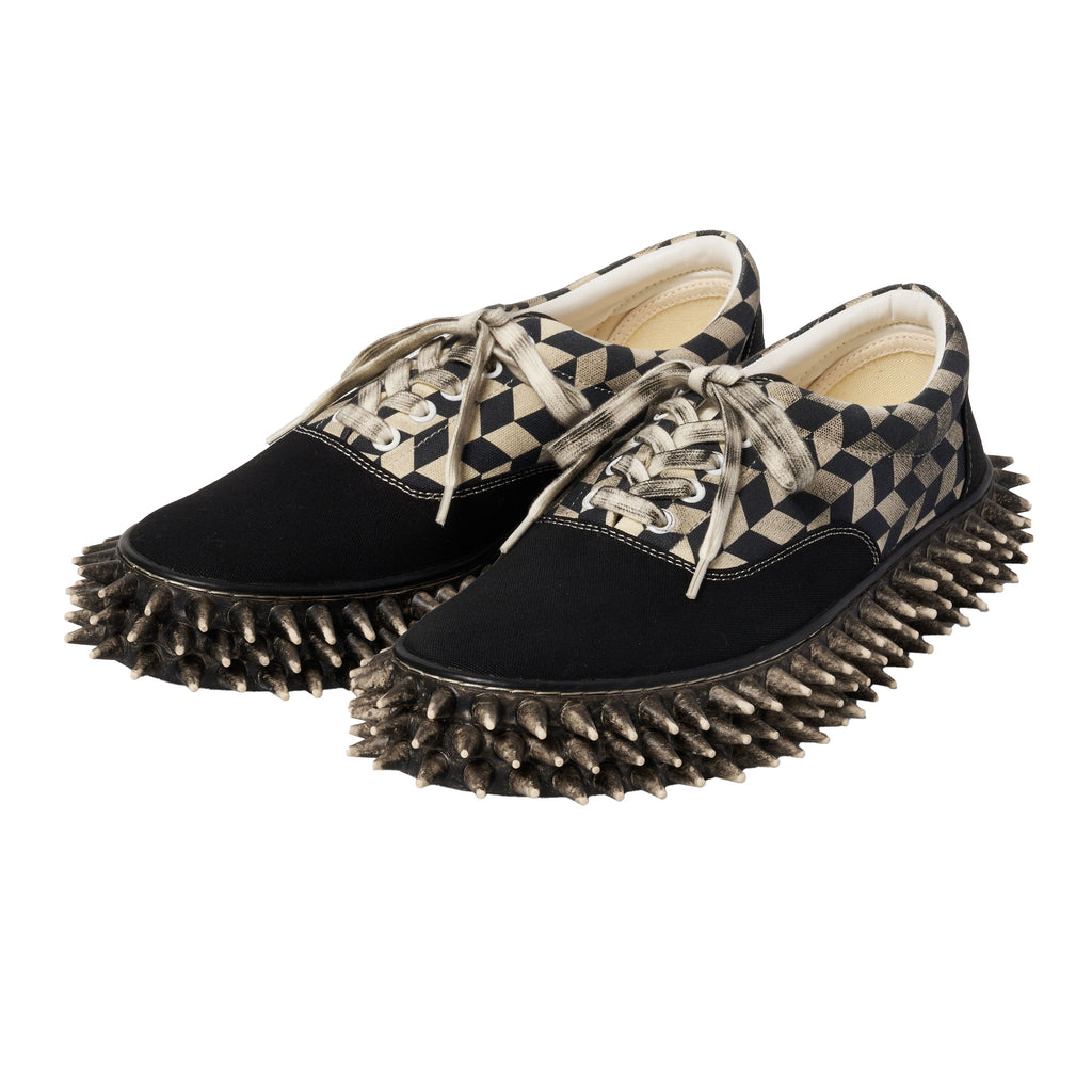DIRTY SPIKE CANVAS SNEAKER - BLACK