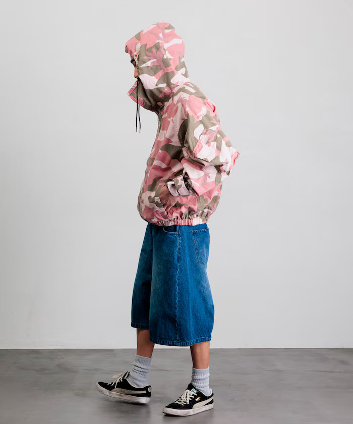 Wide Silhouette One Wash Curved Denim Cropped Shorts