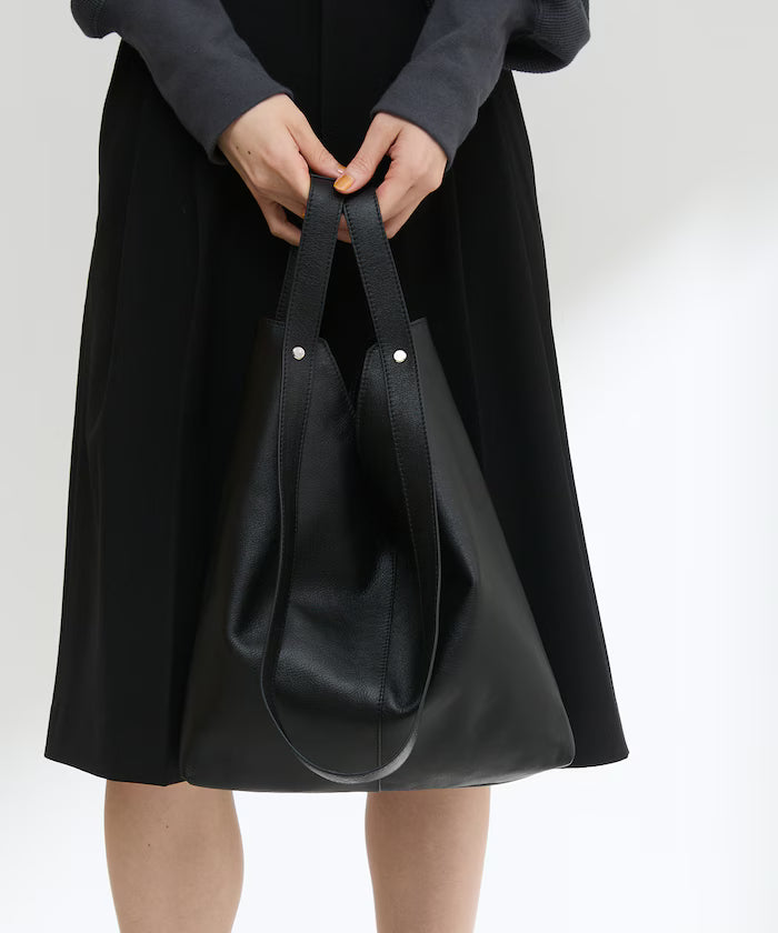Leather 2-way triangle tote / water-repellent leather / A4