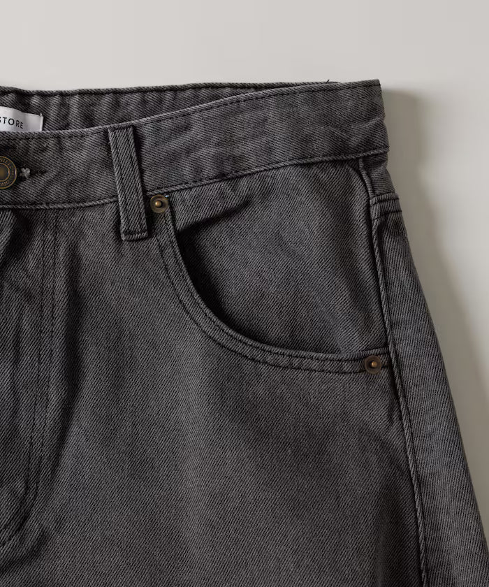 Wide Silhouette Curve Damaged Denim Pants