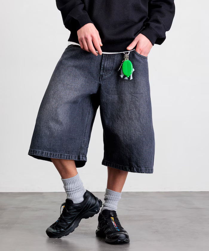 Wide Silhouette One Wash Curved Denim Cropped Shorts