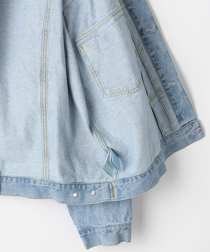 Short-Length Relaxed Denim Trucker Jacket