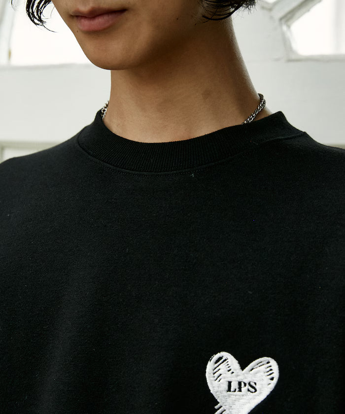 LOVE POP STUDIO HEART LOGO GRAPHIC SWEAT【Limited Edition】