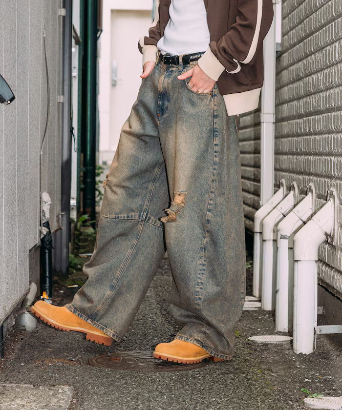 Wide Silhouette Curve Damaged Denim Pants