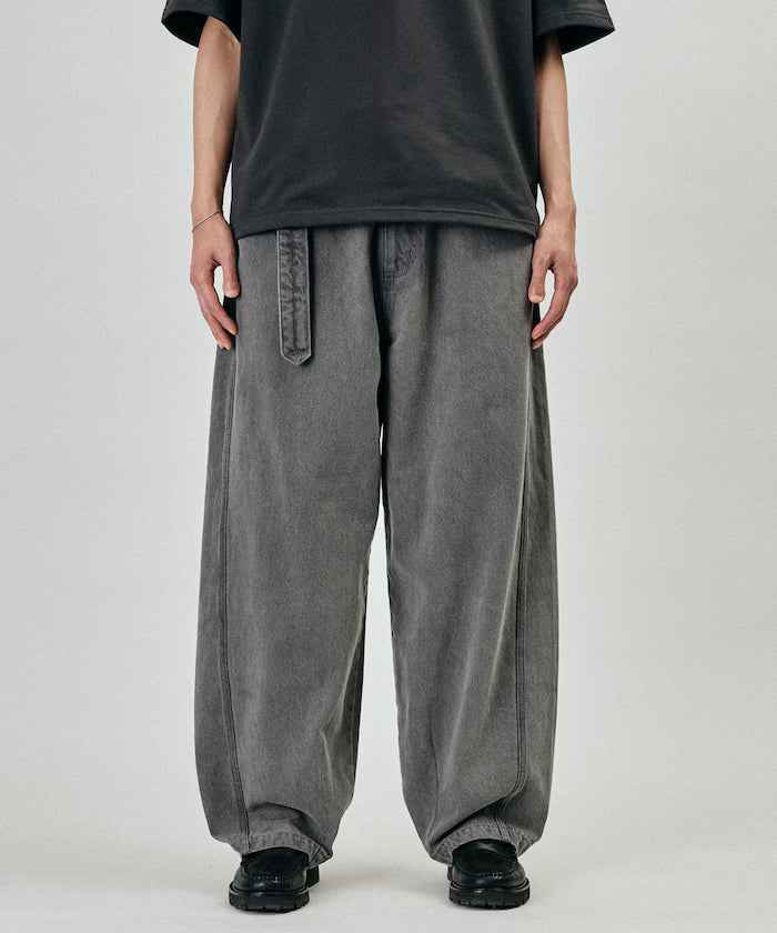 BELTED WIDE DENIM