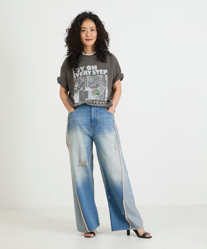 Photo Print Flower Embroidery Crew Neck T-Shirt