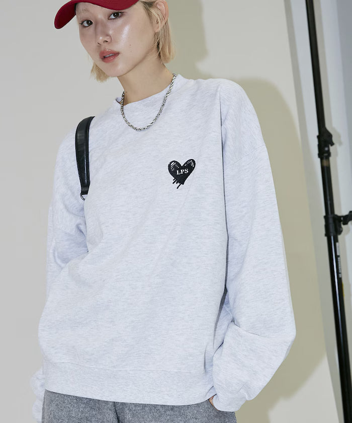 LOVE POP STUDIO HEART LOGO GRAPHIC SWEAT【Limited Edition】