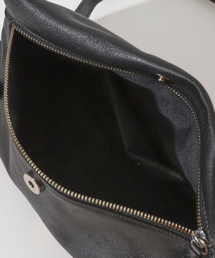 Leather Flap Shoulder Bag / Cowhide / Water-Repellent Leather