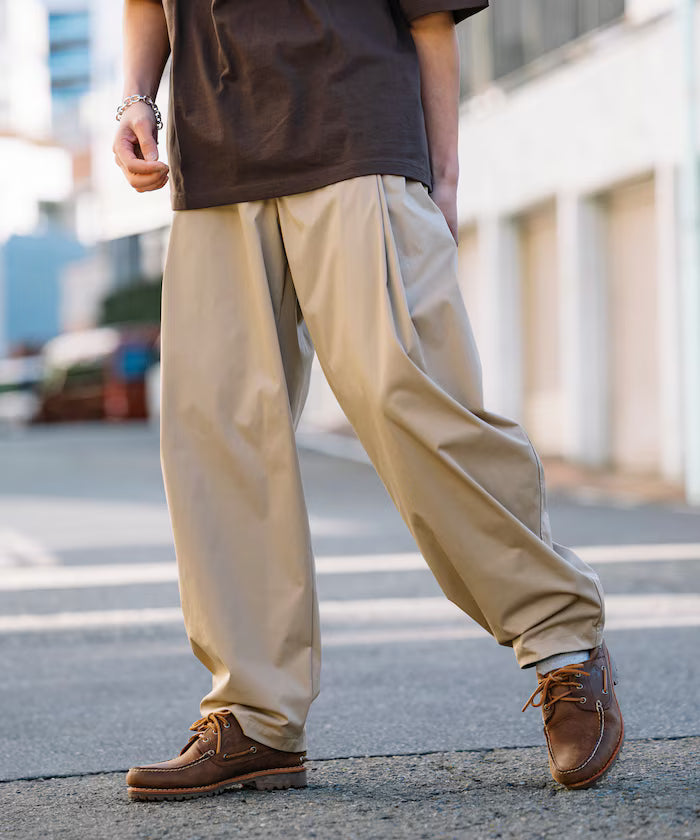 Wide Silhouette Double Tuck Poly Chino Slacks [Limited Edition]