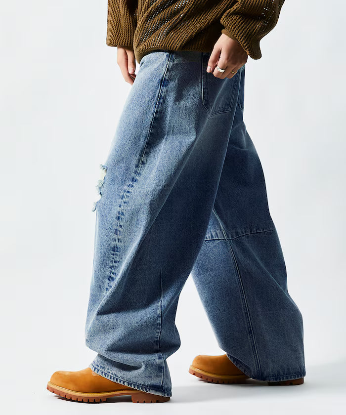 Wide Silhouette Curve Damaged Denim Pants