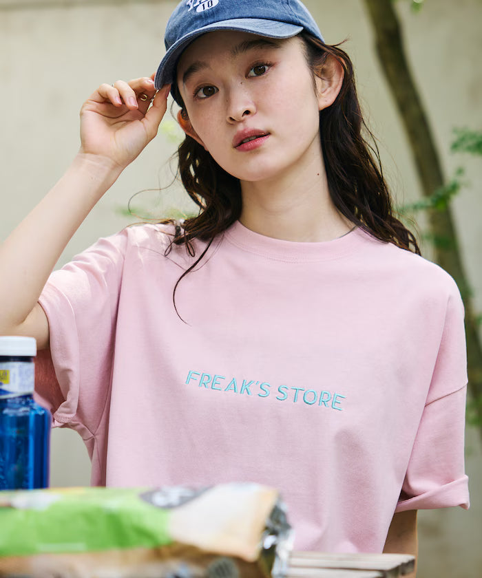 Relaxed Fit Embroidered Logo Crew Neck T-Shirt 【Limited Edition】 - Pink