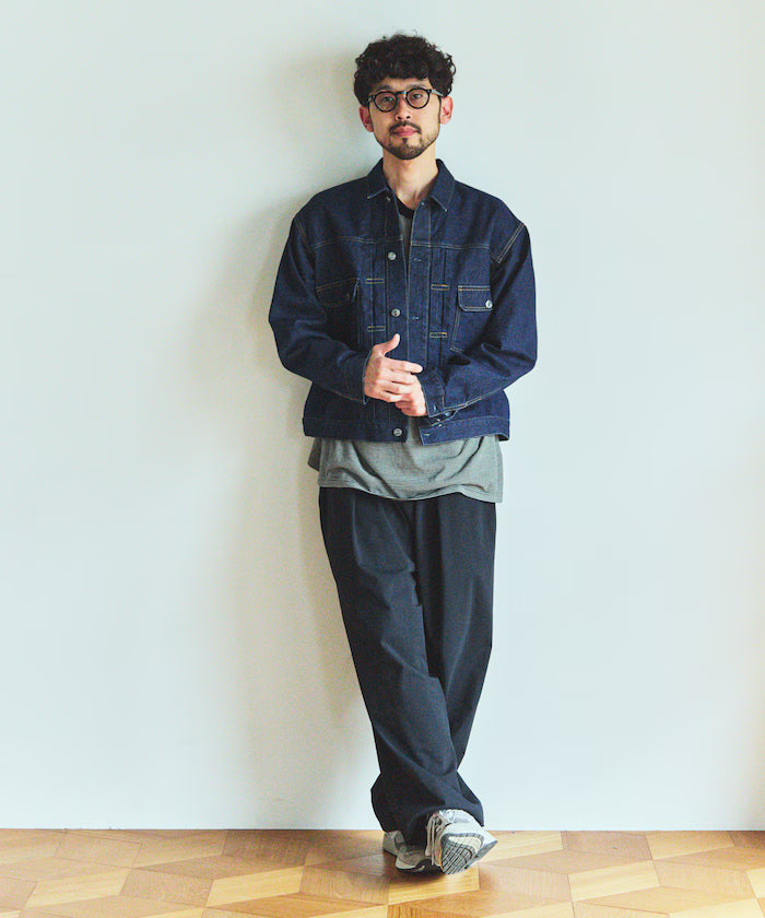 Short-Length Relaxed Denim Trucker Jacket