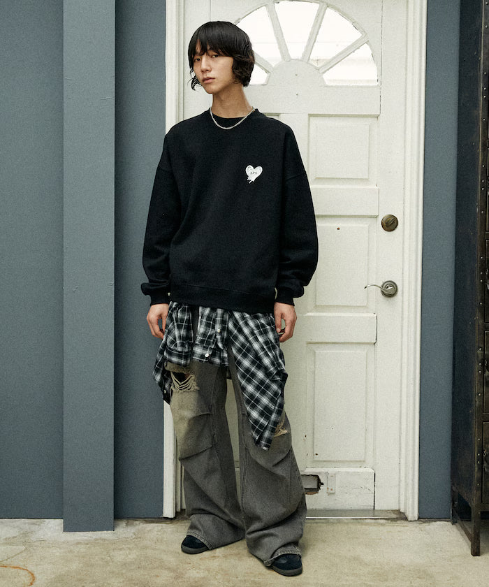 LOVE POP STUDIO HEART LOGO GRAPHIC SWEAT【Limited Edition】