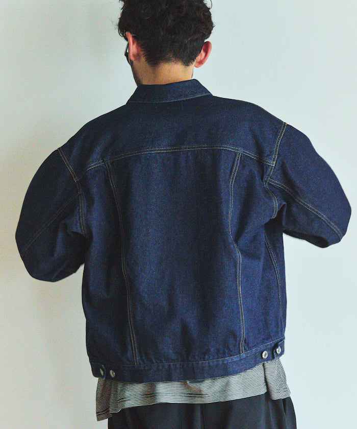 Short-Length Relaxed Denim Trucker Jacket