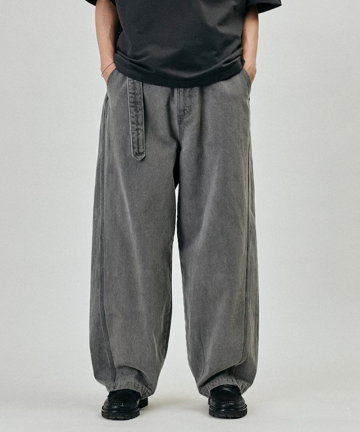 BELTED WIDE DENIM