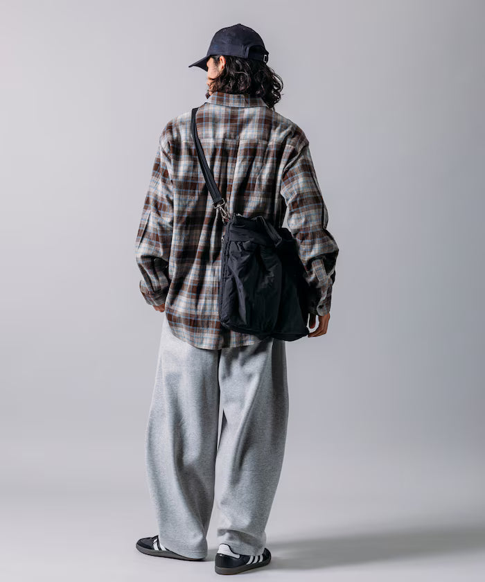 Wide Silhouette Bonding Barrel Leg Sweatpants 【Limited Edition】