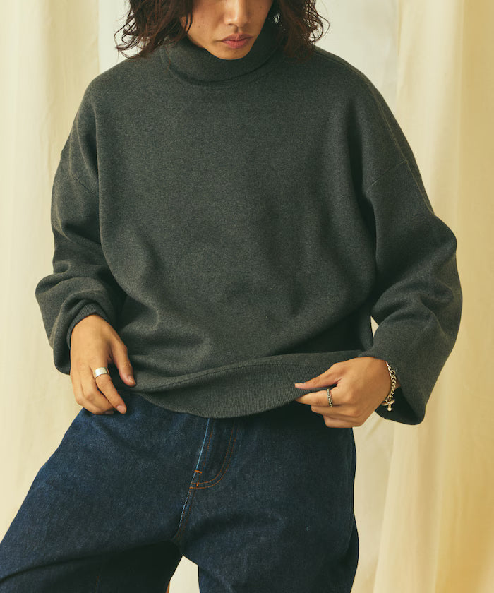 Relax Fit Sweat-Like Turtleneck Knit 【Limited Edition】