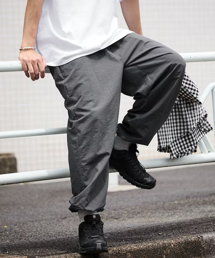 Wide Straight Nylon Track Pants / Tapered Silhouette Easy Nylon Pants