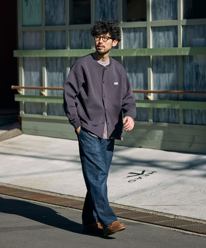Big Silhouette Cardboard One Point Logo Snap Button Spindle Sweat Cardigan