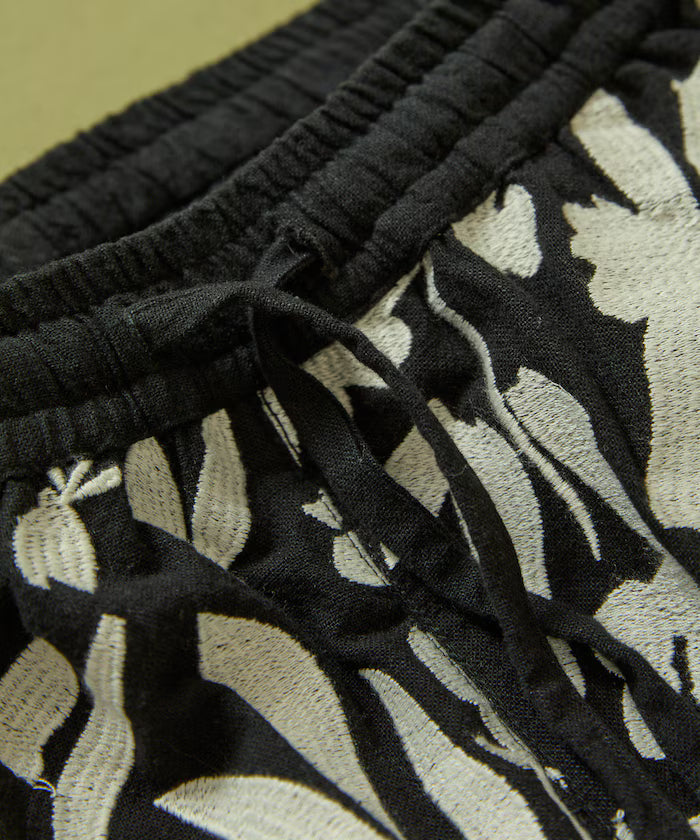 Monotone Embroidered Easy Pants