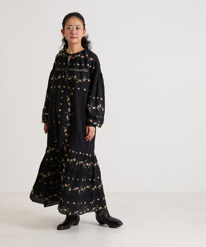 Dobby Floral Embroidery x Lace Dress