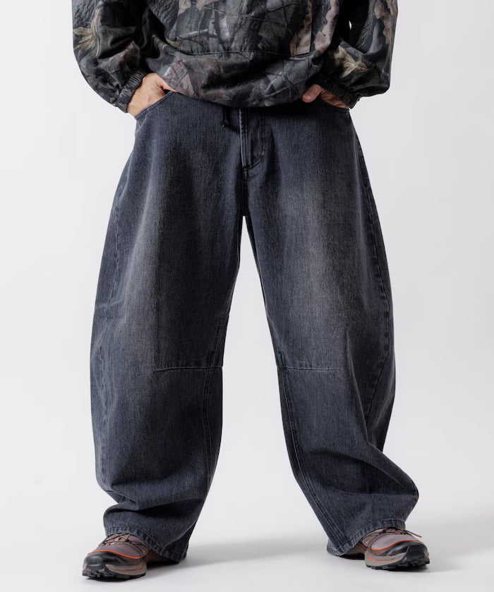 Wide Silhouette Curve Denim Pants One Wash