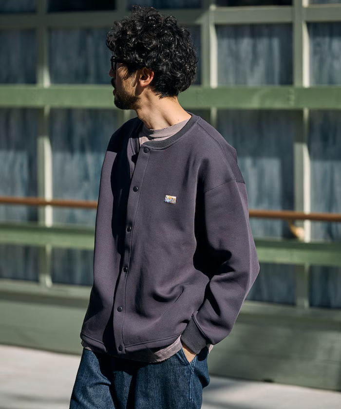 Big Silhouette Cardboard One Point Logo Snap Button Spindle Sweat Cardigan