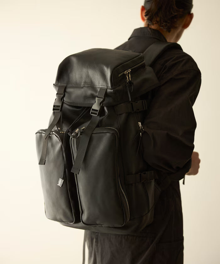 Leather Backpack L / Leather Backpack / Cowhide / Water-repellent Leather / with PC Sleeve