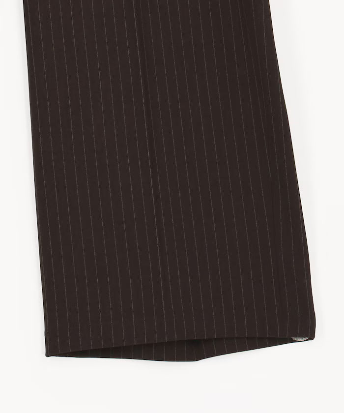 Wide Straight Silhouette One-Tuck Slack Pants