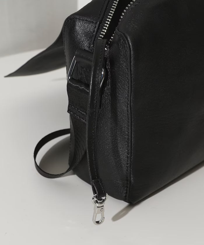 Leather Editor's Flap Shoulder Bag / Leather Editor's Flap Shoulder / Cowhide / Water-repellent Leather