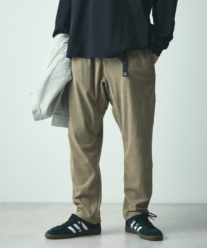 Basic silhouette corduroy climbing pants / tapered silhouette [limited edition]