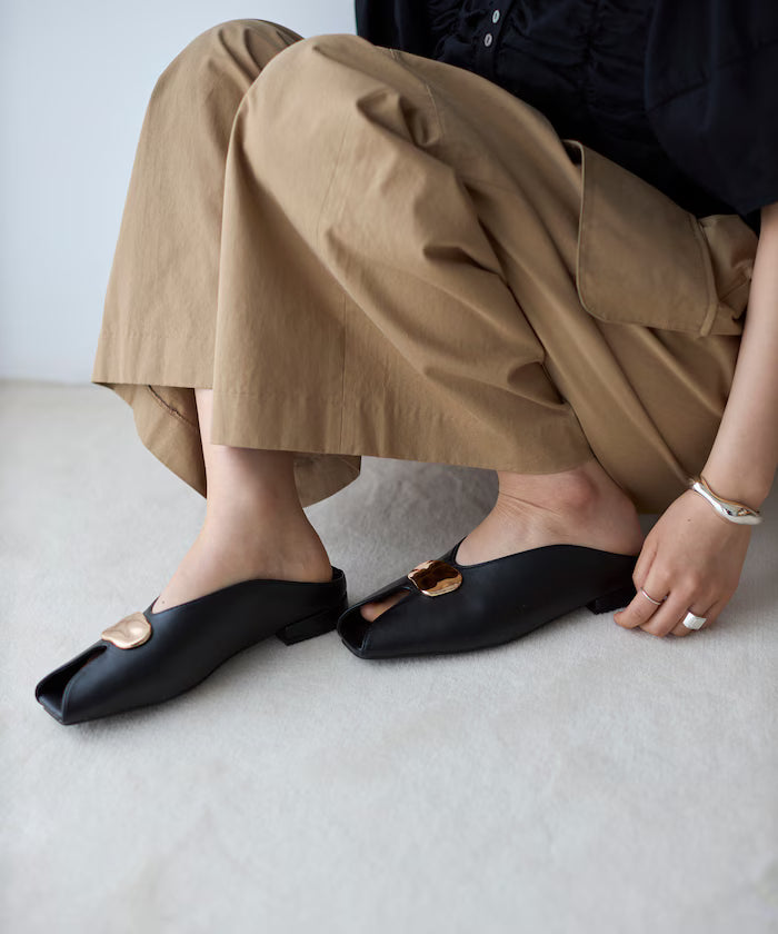 Metal Plate Open Toe Shoes