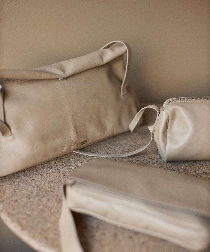 Leather Flap Shoulder Bag / Cowhide / Water-Repellent Leather
