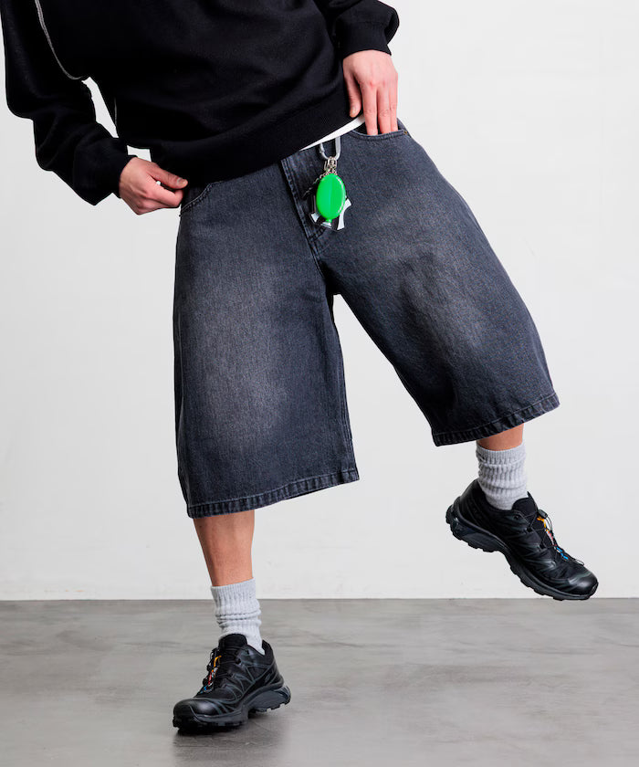 Wide Silhouette One Wash Curved Denim Cropped Shorts