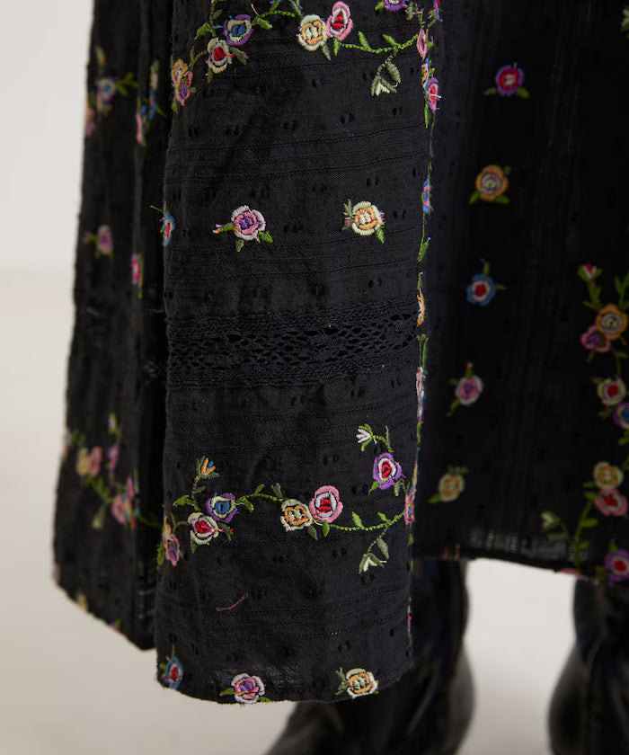 Dobby Floral Embroidery x Lace Dress